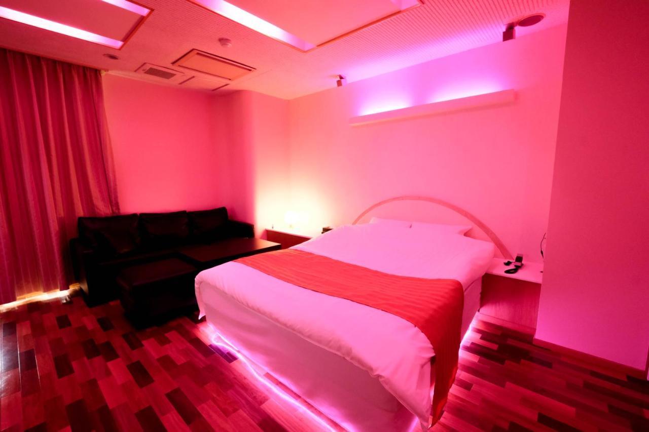 מלון קיטקיושו Bay Hill Club Higashi Kokura (Adults Only) מראה חיצוני תמונה