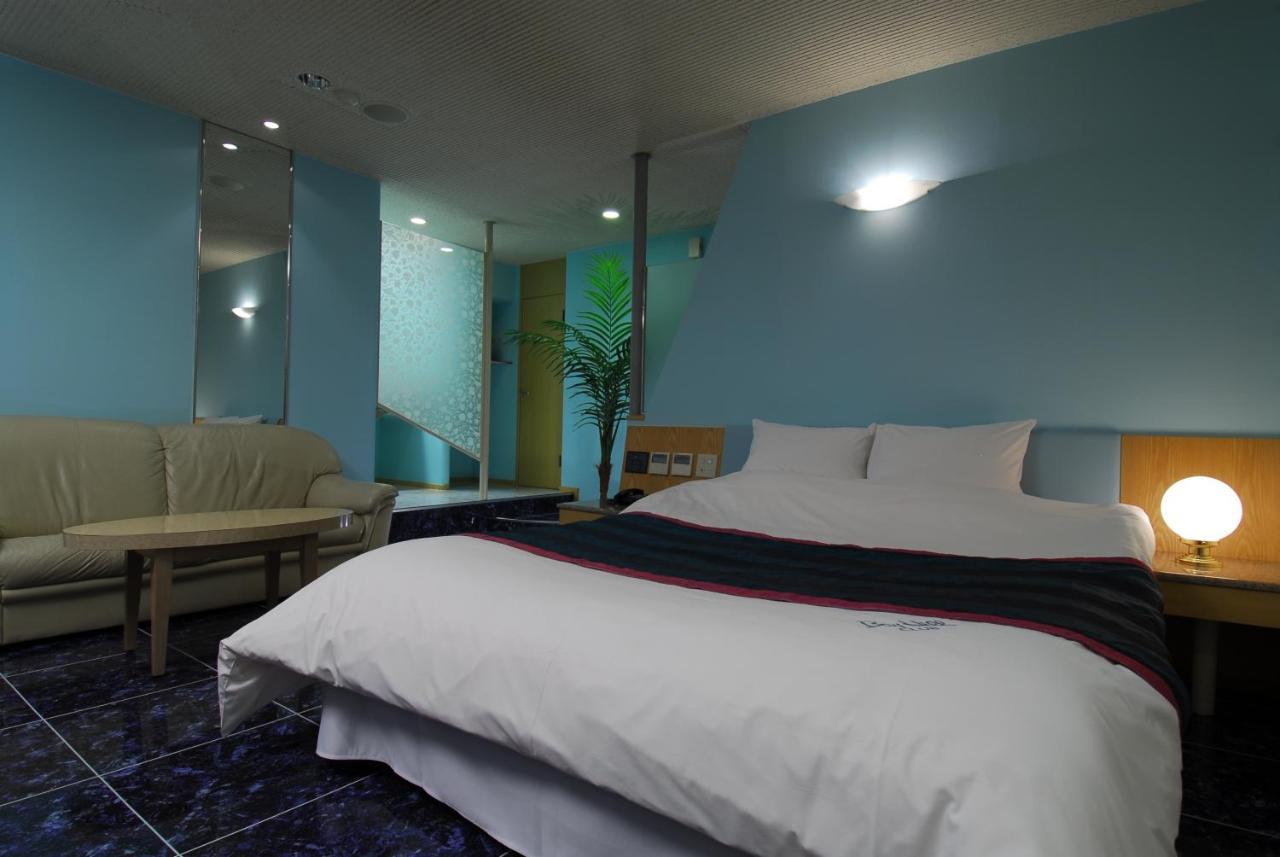 מלון קיטקיושו Bay Hill Club Higashi Kokura (Adults Only) מראה חיצוני תמונה